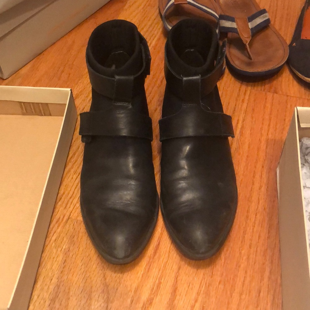 Clark’s sumerset Velcro bossy show leather booties
